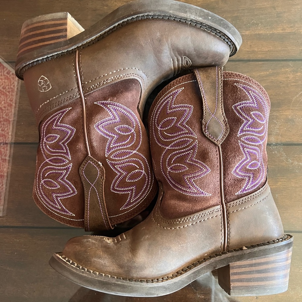 Ariat cowgirl boots